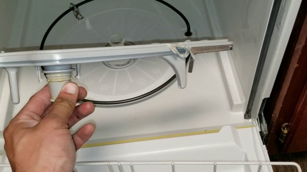 Dishwasher Smell Like Burning Plastic