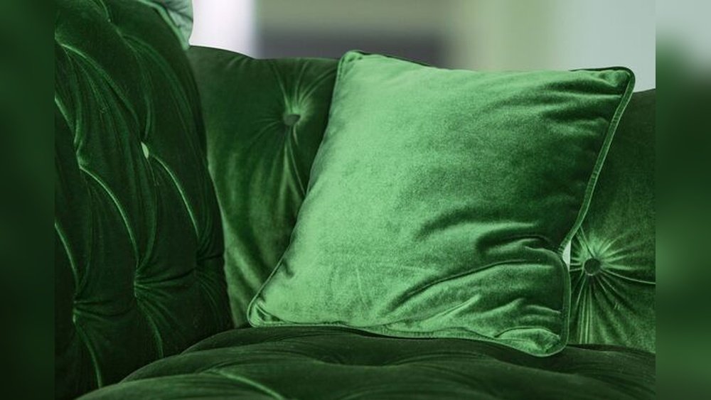 How to Get Creases Out of Fabric Sofa