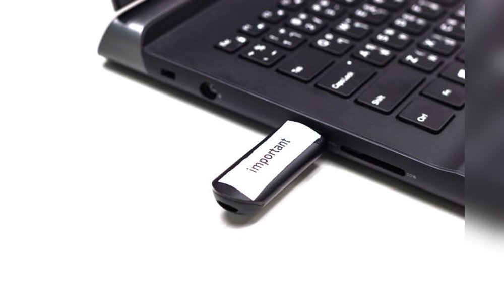 How to Label Thumb Drives