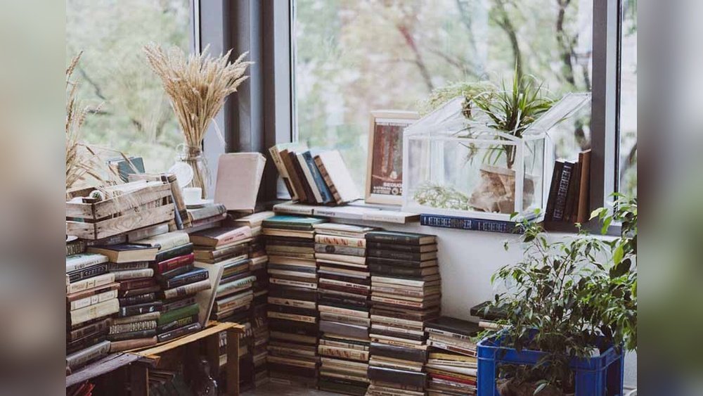 How to Organize Books Without a Bookshelf