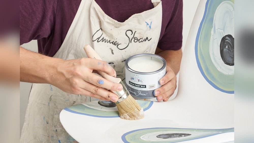 How to Seal Chalk Paint on Glass